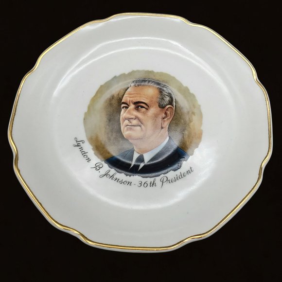 Lyndon B Johnson 2 Pc Set Creamer Saucer McCoy Pottery LBJ 36th President - Picture 4 of 8